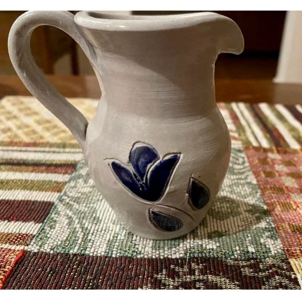 Williamsburg Salt Glaze Pottery Creamer/Small Pitcher Cobalt Blue Tulip 3" Tall‎